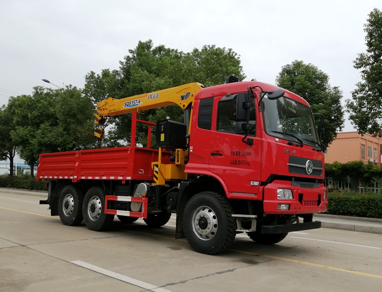 東風(fēng)六驅(qū)210馬力-隨車起重運(yùn)輸車